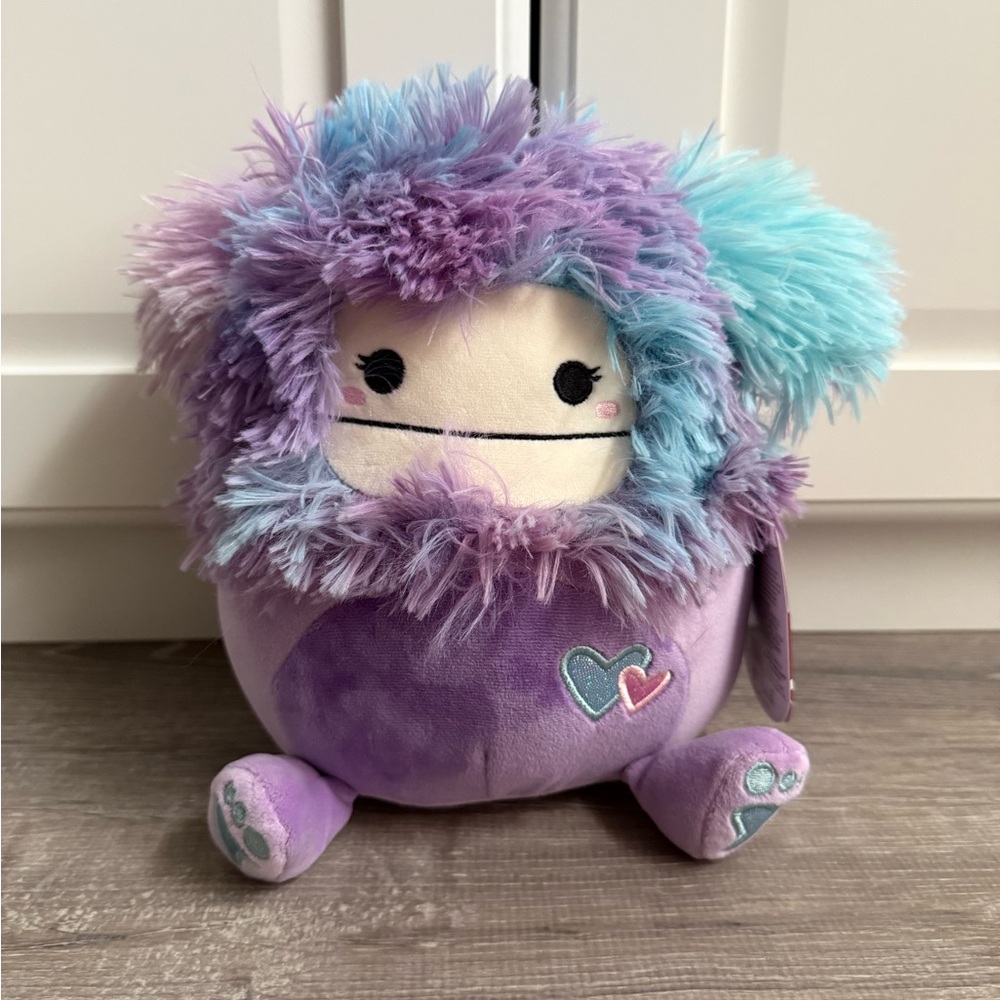8” Eden Valentine’s Day Squishmallow